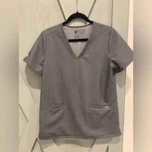 FIGS SCRUB TOP / size small / AYA Healthcare stitching